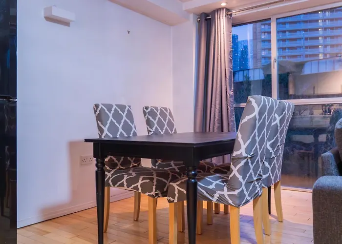 Apartamento Whole Two Bed, One Bedroom With Riverside View - Secure Parking - Close To Centre And Old Trafford