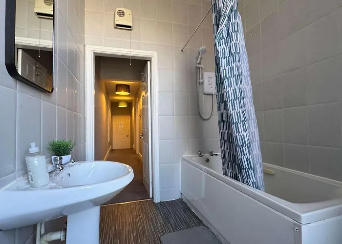 Apartamento Charming 2-bed In M16 *