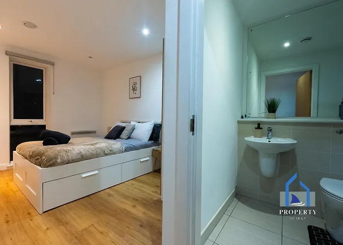 Condo-terrace-gym-games -free Secure Parking- Διαμέρισμα Μάντσεστερ