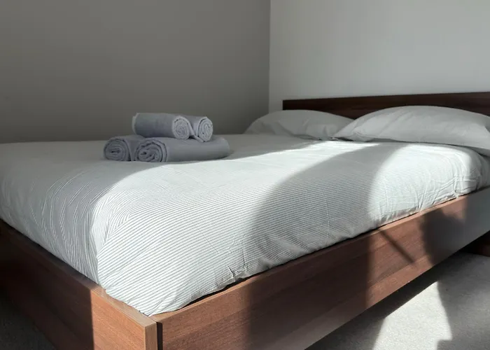 Modern Near Oxford Road, Centre