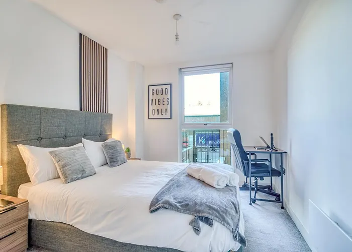 Executive With Sleek Modern Aesthetic Apartment Manchester