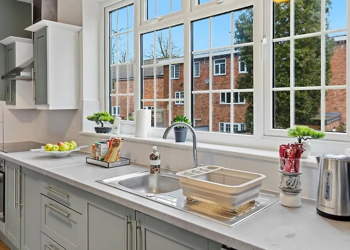 Modern 4 Bedroom House For 9 Guests With Free Parking By The Cosy Corner Nationwide 아파트 맨체스터