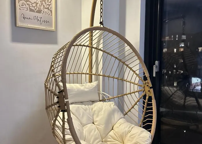 Spacious Local Attractions Gym Parking Mánchester