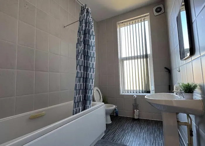 Apartment Charming 2-bed In M16 *