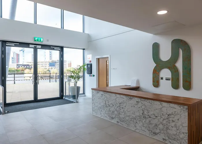 Apartamento Luxury Waterfront 2br - Free Gym Access & Parking