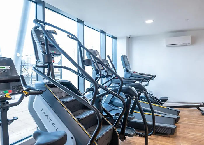Luxury Waterfront 2br - Free Gym Access & Parking Mánchester