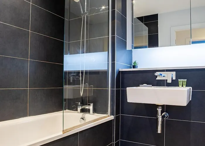 Apartment Centre Apartment, Pool Table