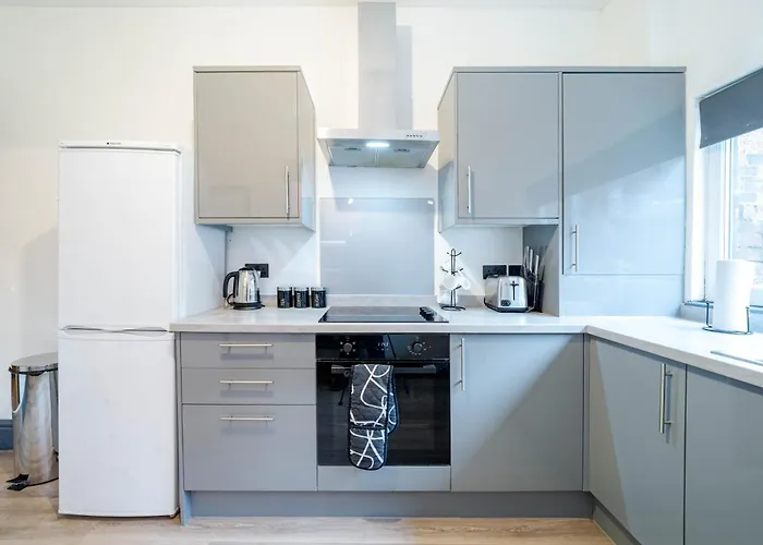 Long - 3br - Sleeps 6 - Free Parking شقة مانشستر