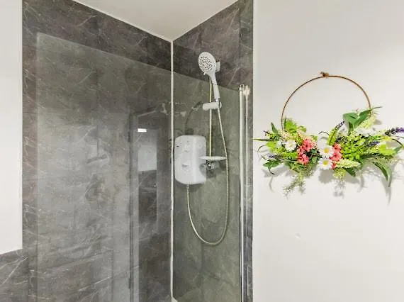 Arosa Escape- Modern2 Bed Suite,sleeps 5,free Parking,ps4,kingbed,wifi,near Christies Lägenhet *