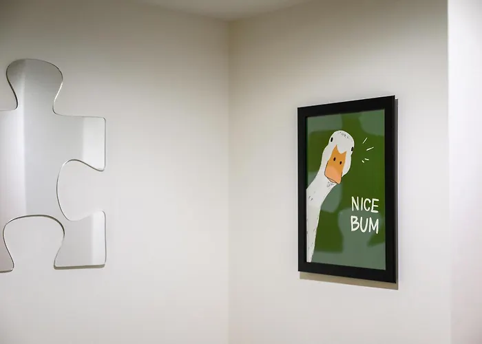 Spacious 3 Bedroom House For Single & Group Upto 10 Guests And Free Parking For 3 Cars * Manchester