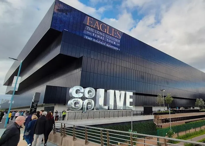 Comfortable 2-bedroom Flat Close Etihad And Coop Live * Mánchester