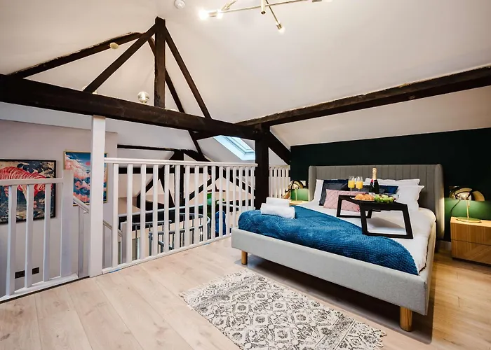 Spacious Location For Families Walk To *