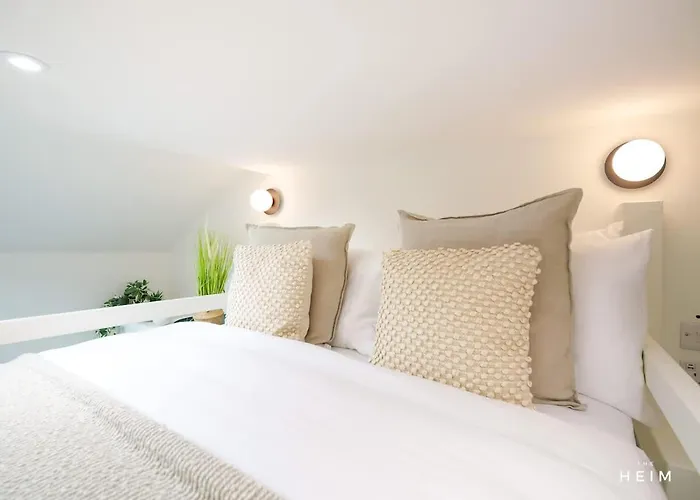 Shuttle At The Heim Manchester