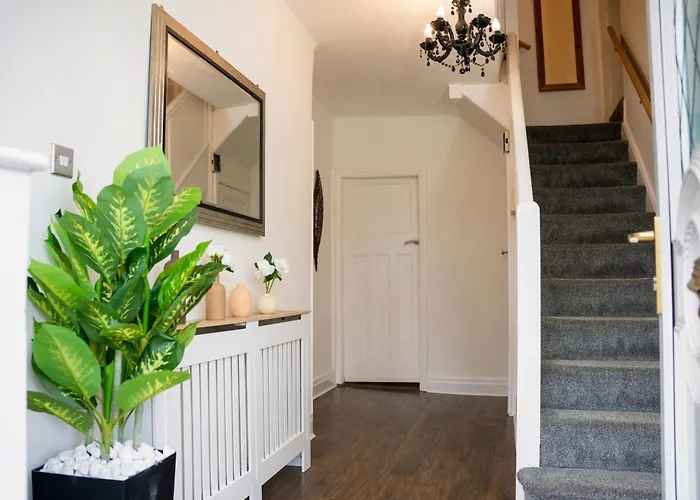 公寓 Modern & Spacious 4 Bedroom In