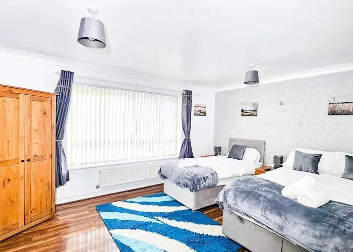 Deluxe 4-bed Near Etihad Stadium & C0-0p Arena, Sleeps 9 맨체스터