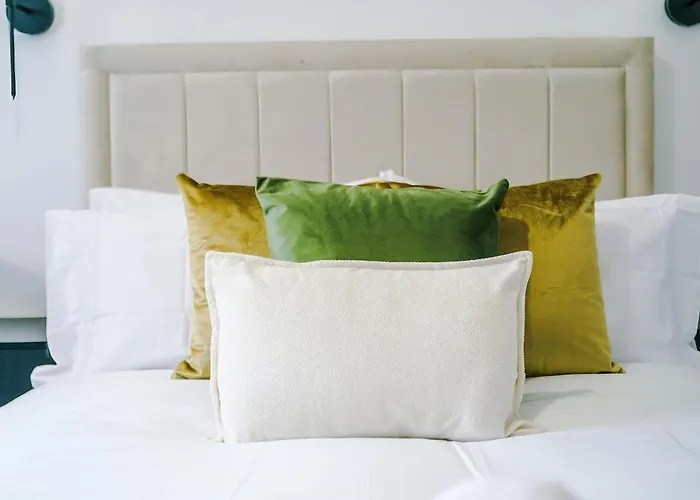 Stylish 2 Bedroom, 2 Bathroom With Free Parking * Manchester