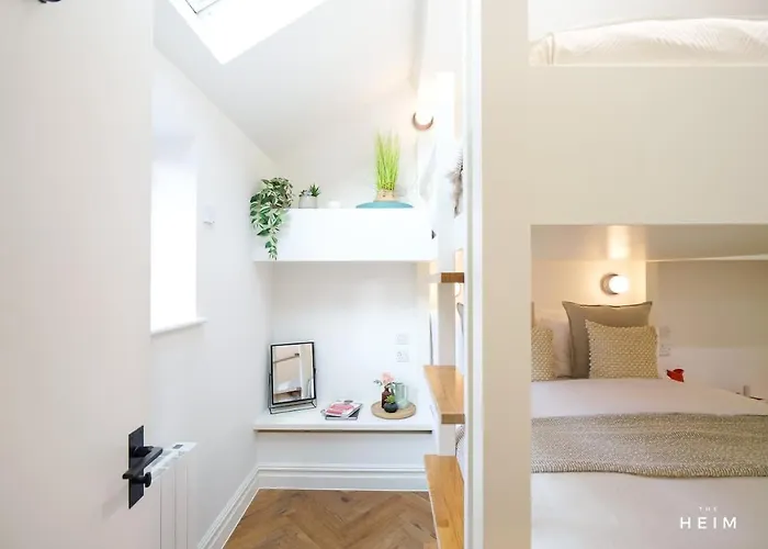 Shuttle At The Heim Apartment Manchester