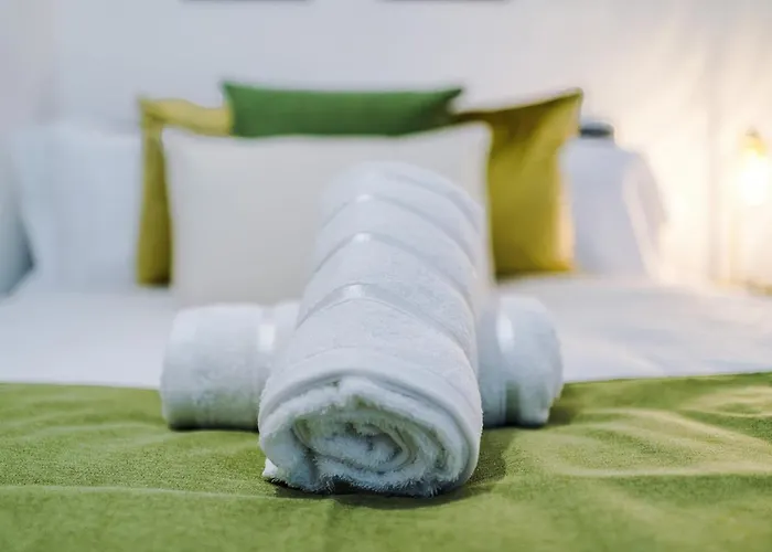 Stylish 2 Bedroom, 2 Bathroom With Free Parking Appartement