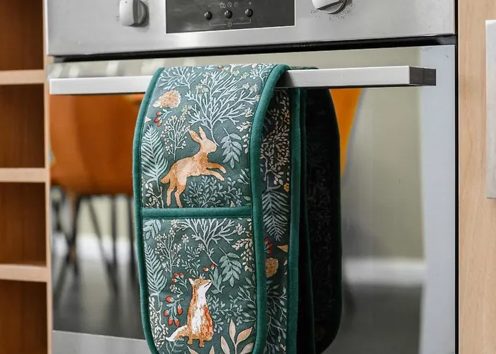 Spacious 3 Bedroom House For Single & Group Upto 10 Guests And Free Parking For 3 Cars Apartament