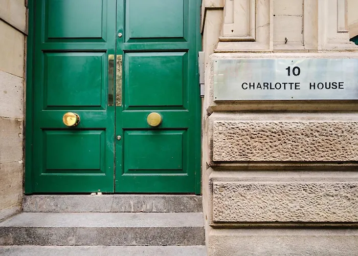 شقة Spacious Location For Families Walk To *