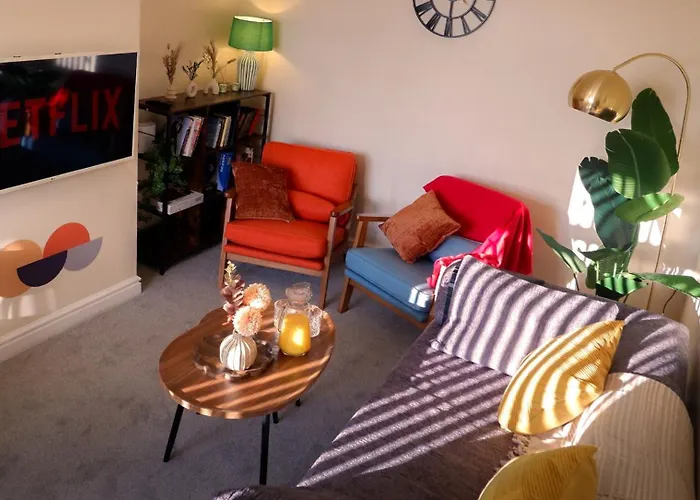 Near Uni And Hospital - Long - Fast Wi-fi - 15 Mins To Apartment *