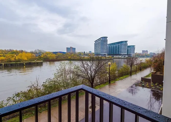 Cosy 1br Near Media & Centre