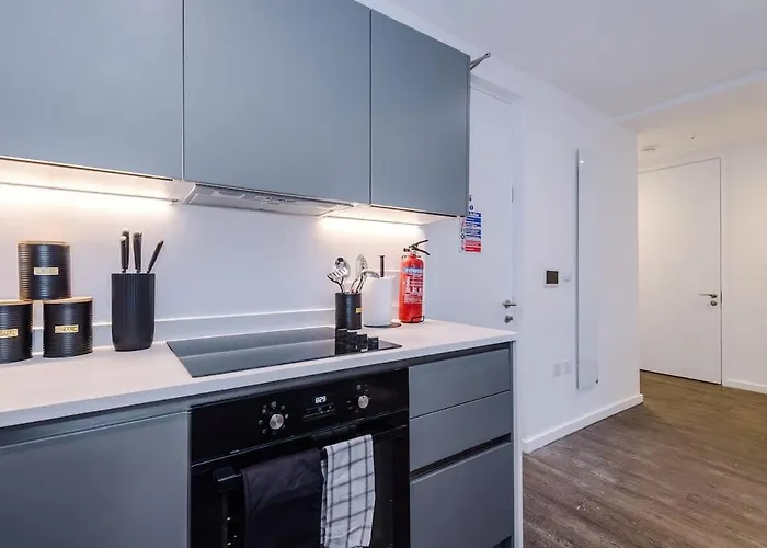 Stylish 1br Near Centre Salford Apartamento