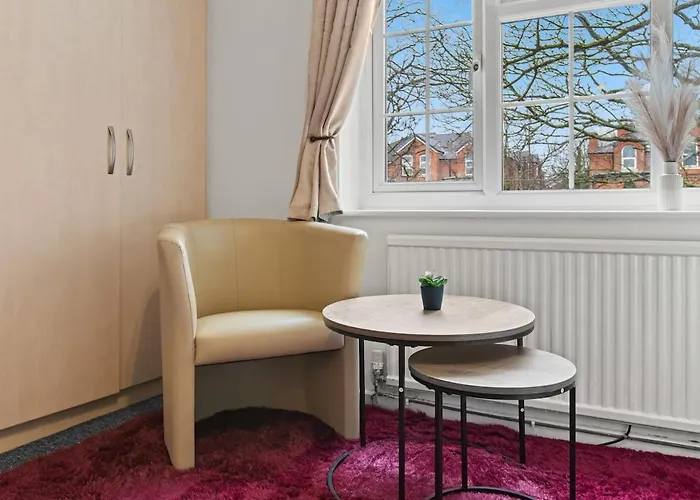 Modern 4 Bedroom House For 9 Guests With Free Parking By The Cosy Corner Nationwide * 맨체스터