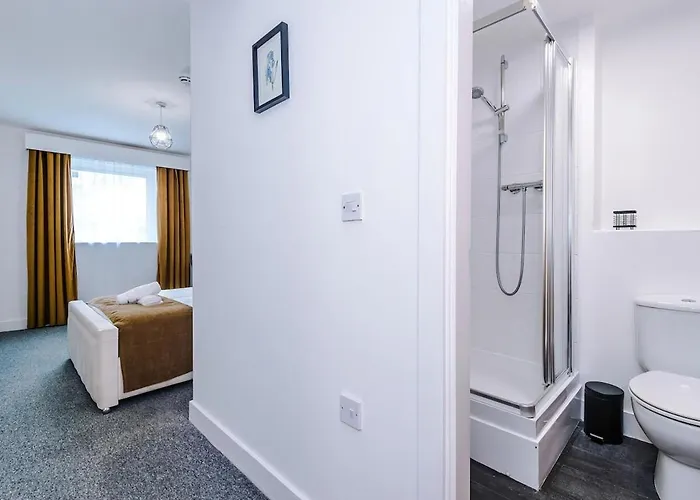 Stylish 2 Bedroom, 2 Bathroom With Free Parking Manchester