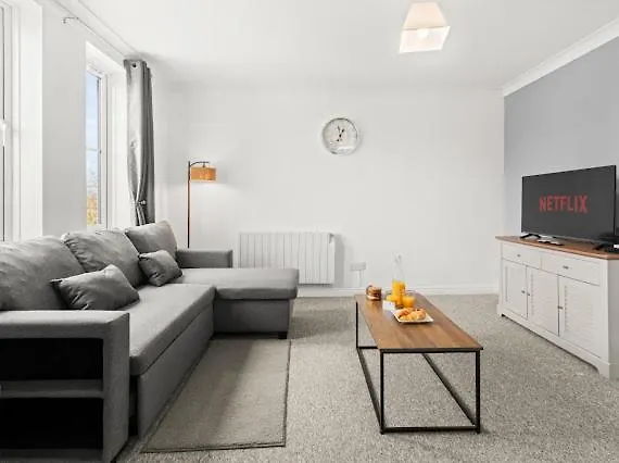 Arosa Escape- Modern2 Bed Suite,sleeps 5,free Parking,ps4,kingbed,wifi,near Christies *