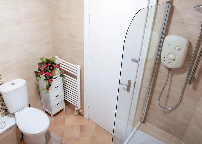 Near Uni And Hospital - Long - Fast Wi-fi - 15 Mins To * Manchester