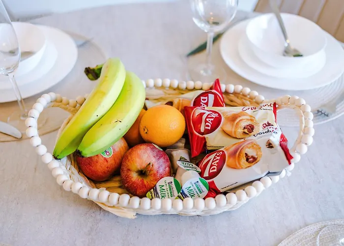 Stylish Mcr 1br Etihad Coop Live Parking *