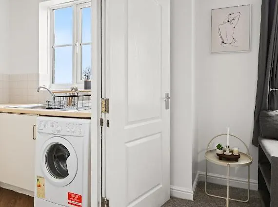 Arosa Escape- Modern2 Bed Suite,sleeps 5,free Parking,ps4,kingbed,wifi,near Christies * 맨체스터