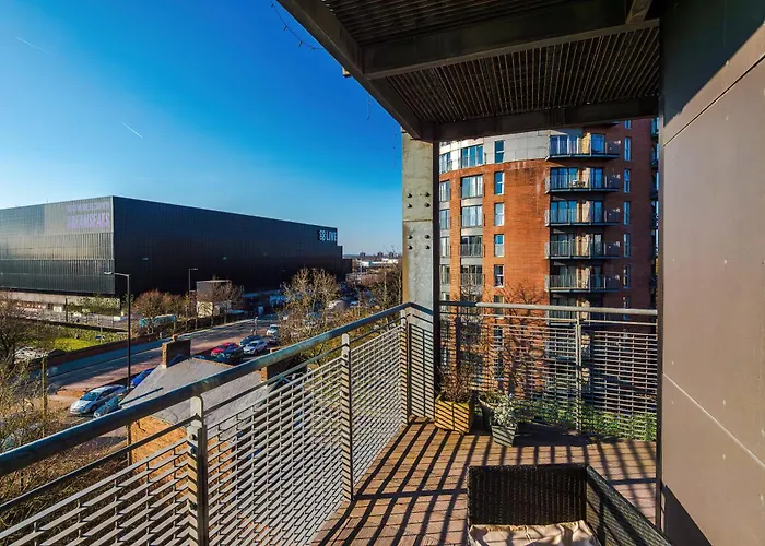 Stylish Mcr 1br Etihad Coop Live Parking شقة