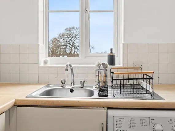 Arosa Escape- Modern2 Bed Suite,sleeps 5,free Parking,ps4,kingbed,wifi,near Christies Lägenhet