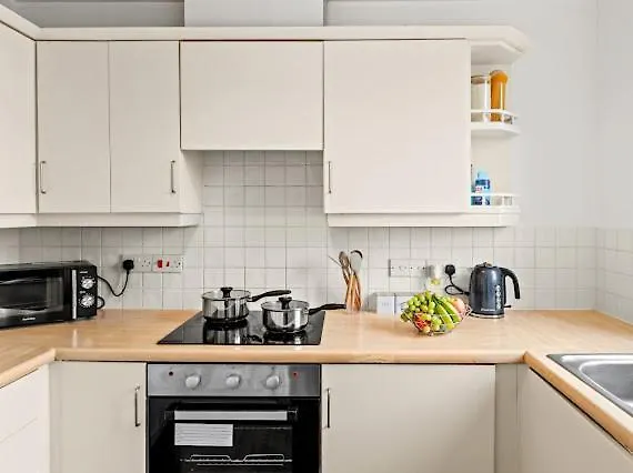 Arosa Escape- Modern2 Bed Suite,sleeps 5,free Parking,ps4,kingbed,wifi,near Christies 아파트 맨체스터