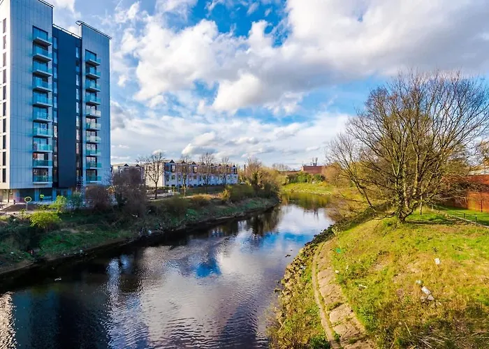 Stylish 1br Near Centre Salford *