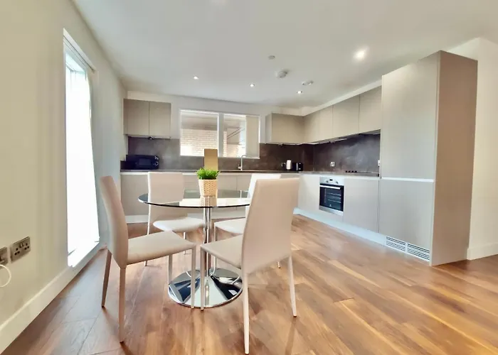 Modern Near Oxford Road, Centre * 맨체스터