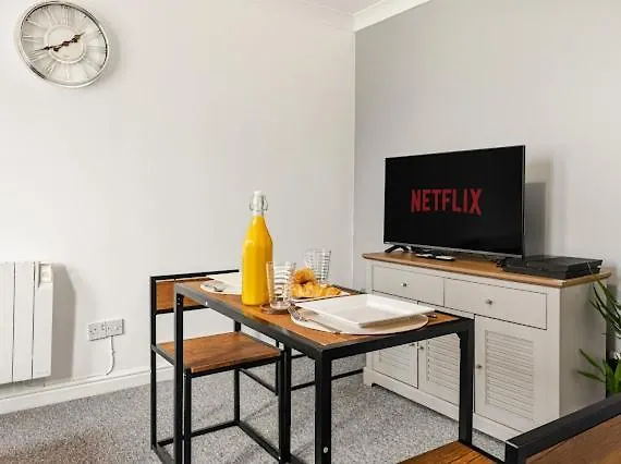 아파트 Arosa Escape- Modern2 Bed Suite,sleeps 5,free Parking,ps4,kingbed,wifi,near Christies 맨체스터