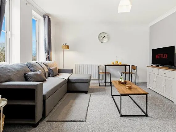 Arosa Escape- Modern2 Bed Suite,sleeps 5,free Parking,ps4,kingbed,wifi,near Christies 아파트 *