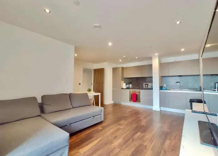 Modern Near Oxford Road, Centre 맨체스터