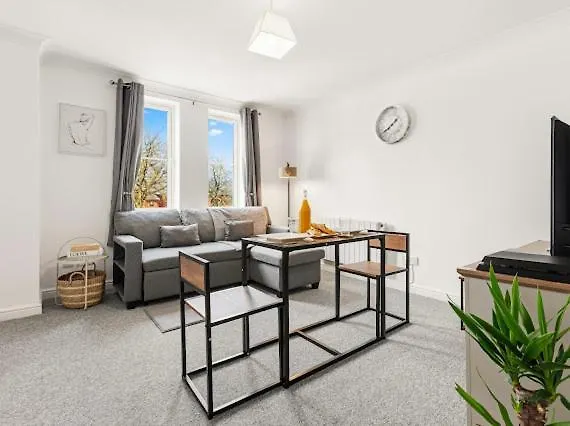 Arosa Escape- Modern2 Bed Suite,sleeps 5,free Parking,ps4,kingbed,wifi,near Christies 아파트