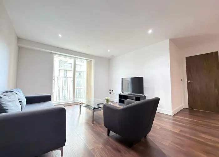 Modern Near Oxford Road, Centre * 맨체스터