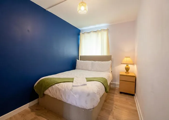 Bright Three Bedroom With Free Parking And Wifi דירה מנצ'סטר