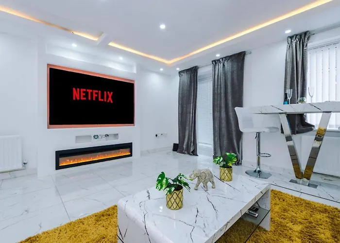 Luxury 3 Bedroom House Close To Center Apartment Manchester