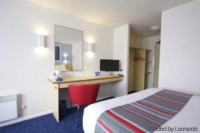 Travelodge Arena 3*