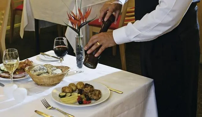 Weston Hall - Halls Of Otel Manchester