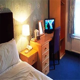 Otel Luther King House 2*