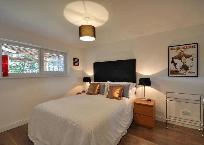 The Garden Apartment, Near Airport & Apartament Manchester