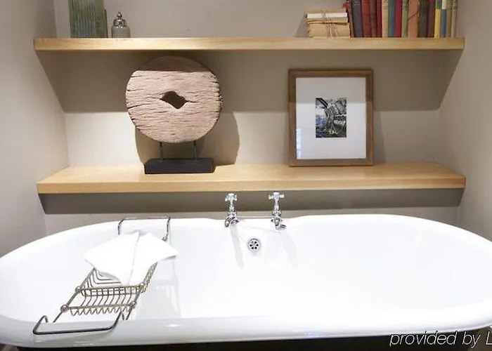 Eleven Didsbury Park Отель